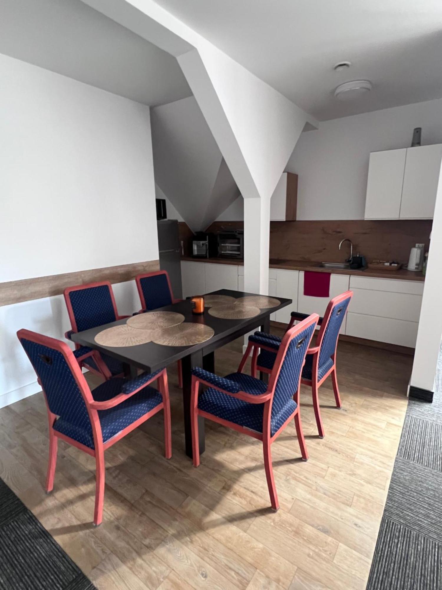 Apartamenty Divemed Єленя-Ґура Екстер'єр фото